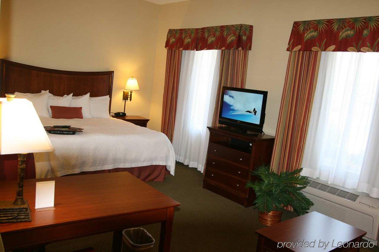 Hampton Inn & Suites Stuart-North Habitación foto