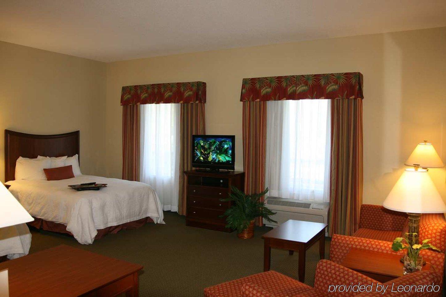 Hampton Inn & Suites Stuart-North Habitación foto
