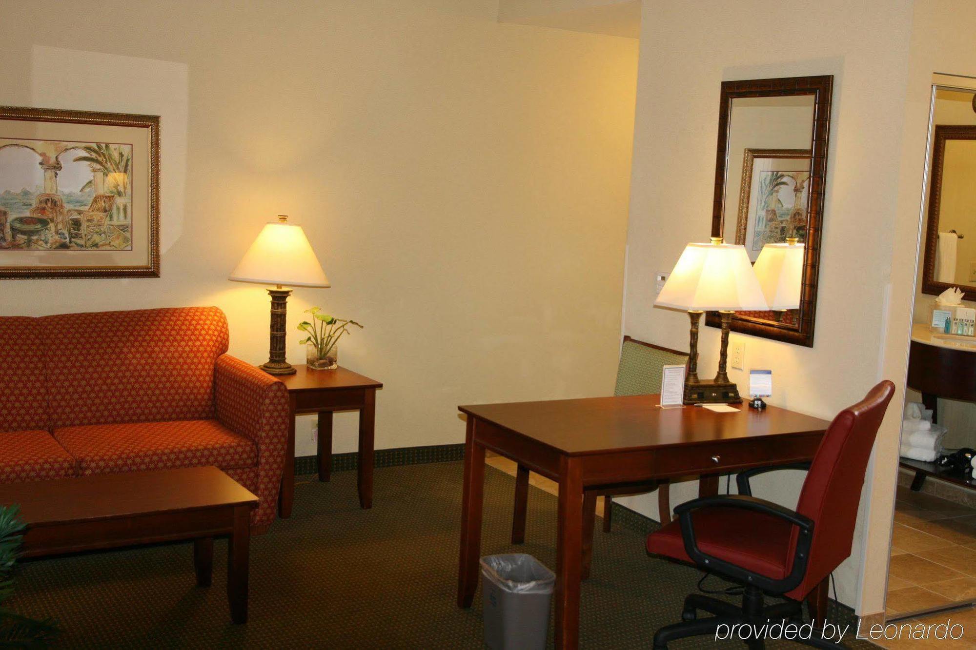 Hampton Inn & Suites Stuart-North Habitación foto